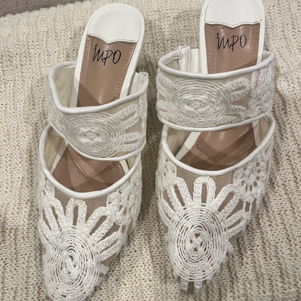 Women's White Embroidered Shoes